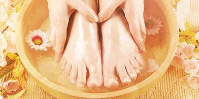 Baños para o tratamento do fungo das uñas
